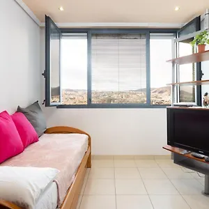 https://home2book-stunning-view-apart-floor-25-santa-cruz.adeje-hotels.com